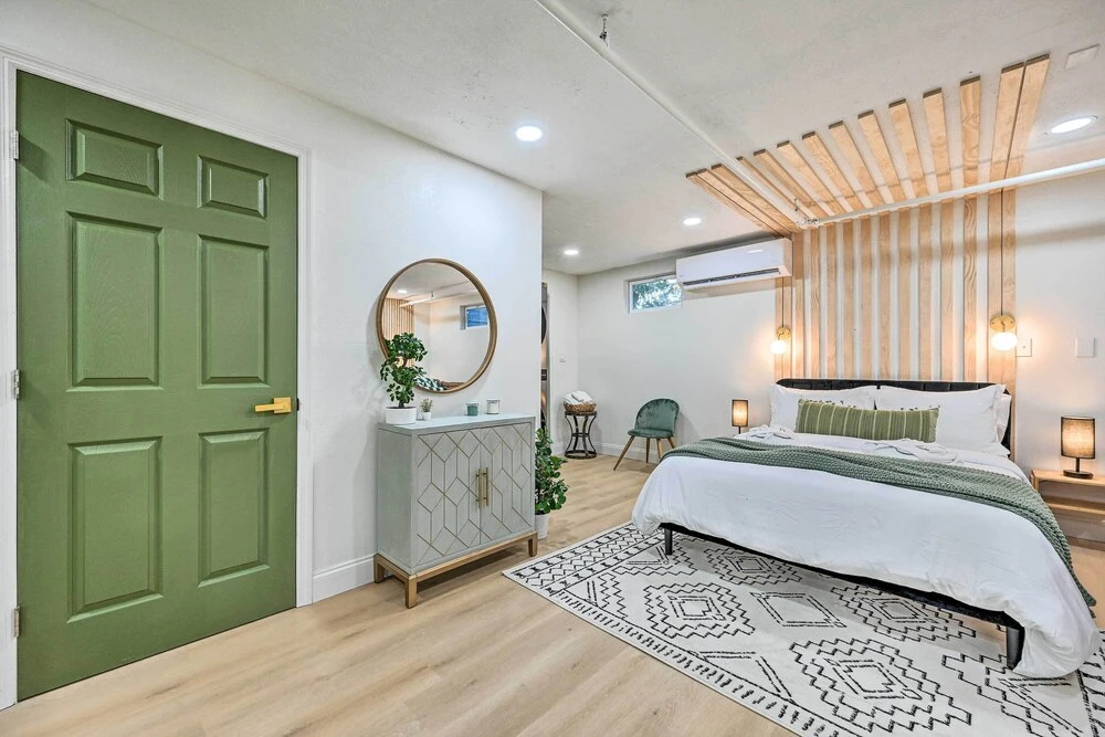 Cozy Brandon Guest Studio w/ Pool & Hot Tub!
