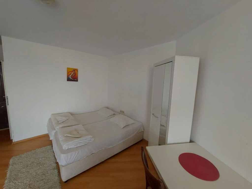 Violet Studio Apartment