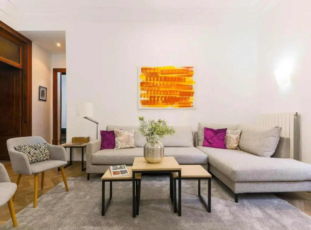 Great Spacious Apartment in the Gothic District City Center
