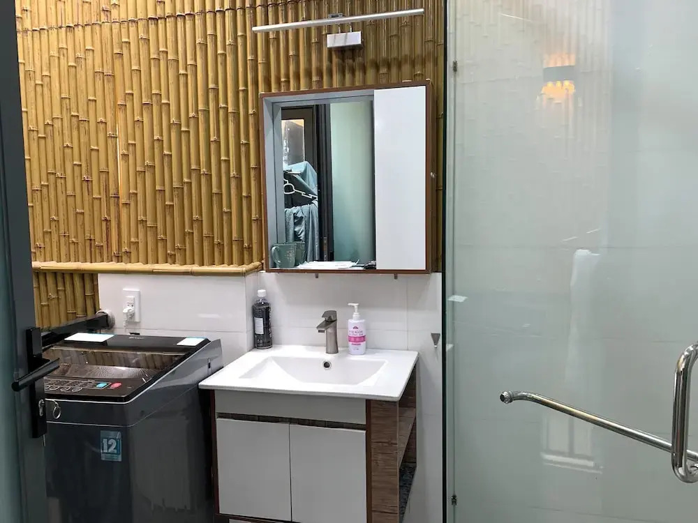 Lucy Hotel & Apartment