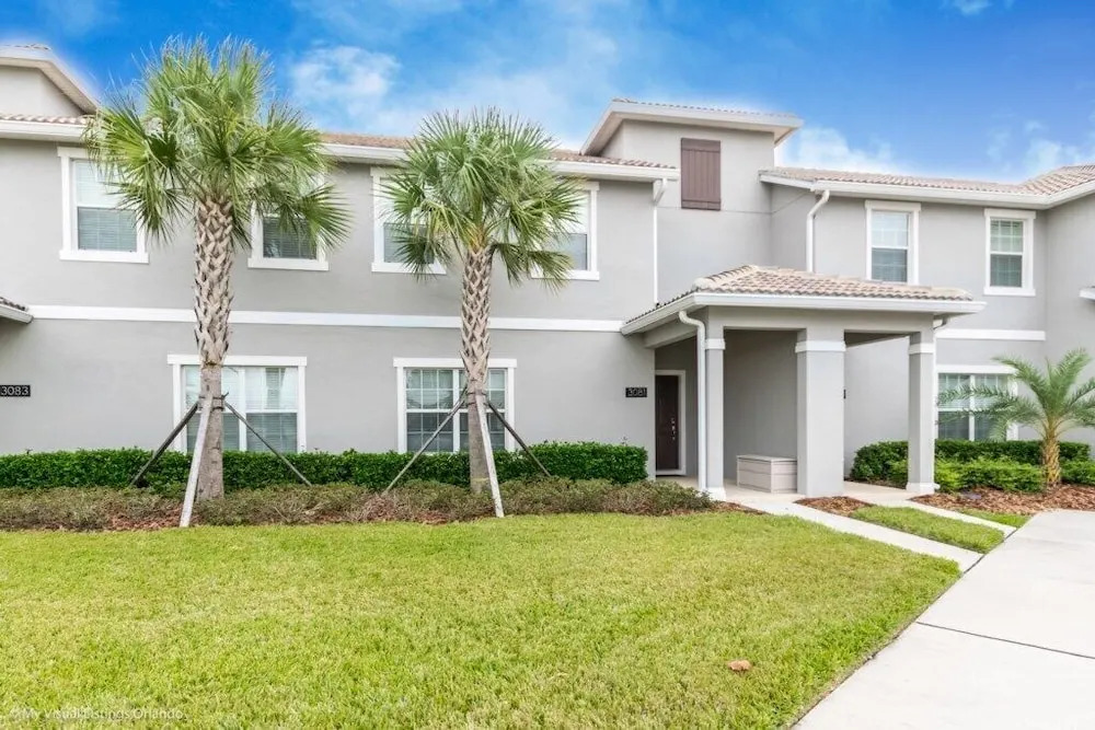 Brand New With Pool! 4 Bedroom Townhouse by Redawning