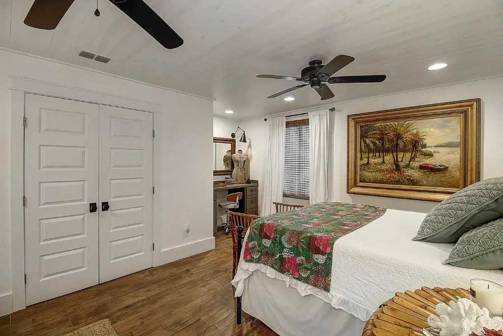 The Gulf House Gs512 Home