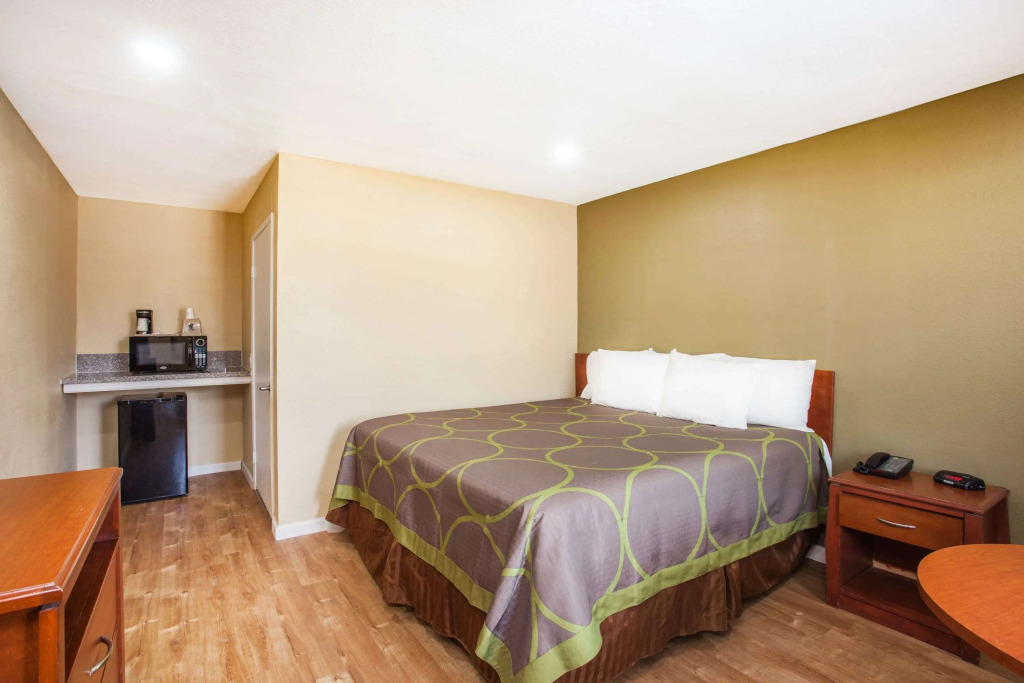 Super 8 by Wyndham Redlands/San Bernardino