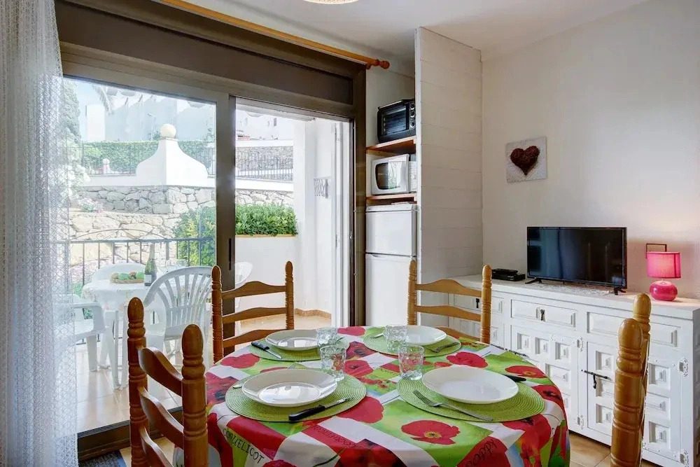 Apartment in Rosas Near Playa de Roses