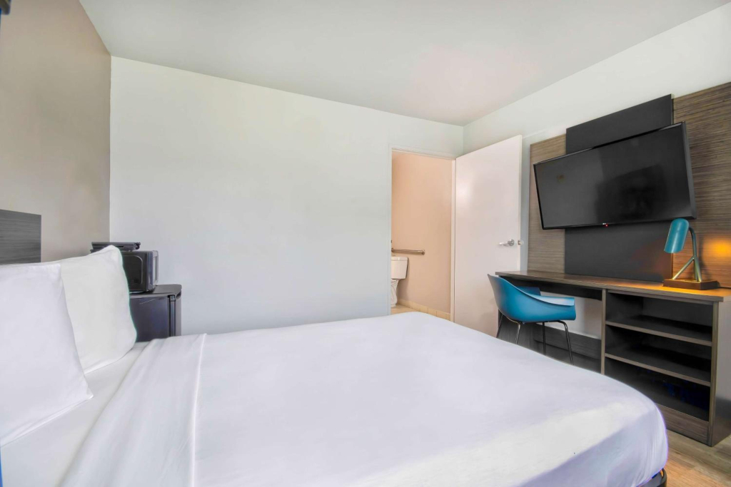 Motel 6-Austin, TX - North