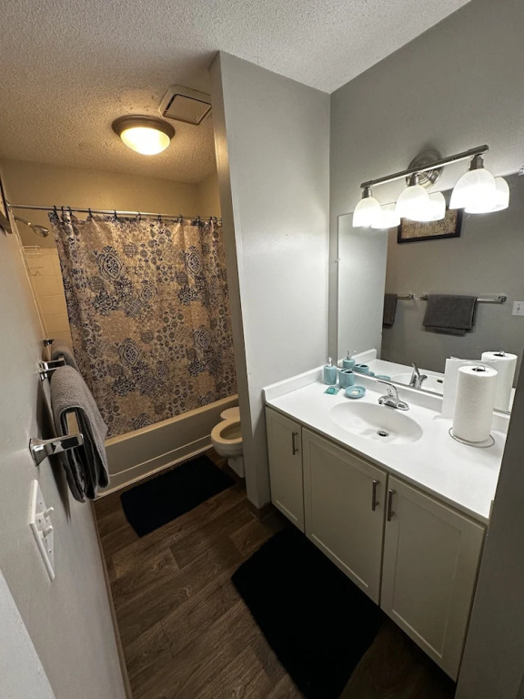 Glamorous 2B2BA with patio views and gym