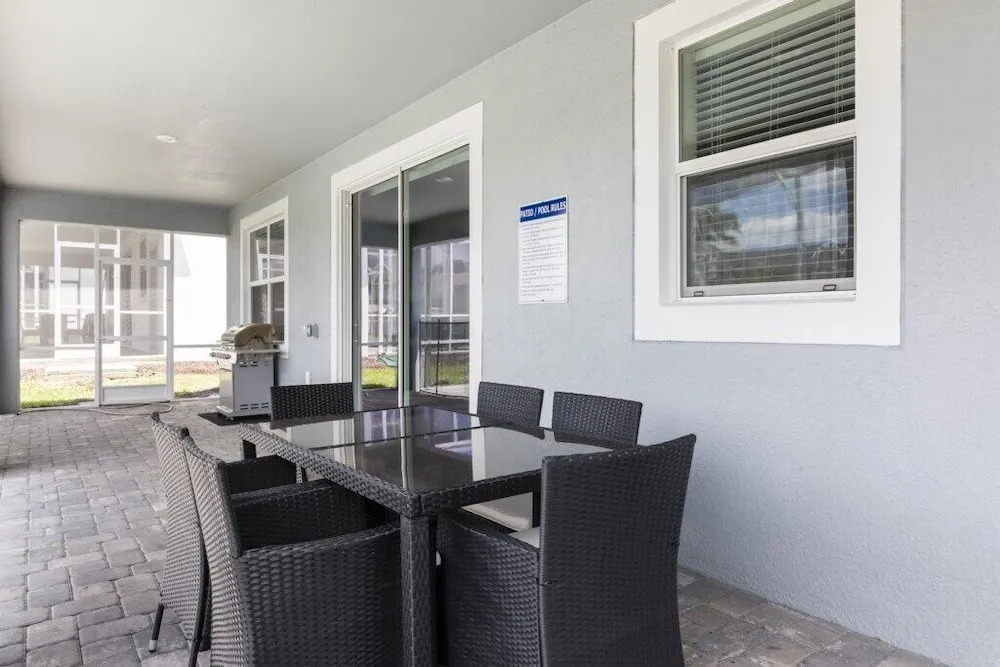 Champions Gate 1664 - Eight Bedroom Pool Home