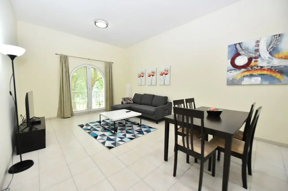 BRID - Spacious 1 Bed with garden view