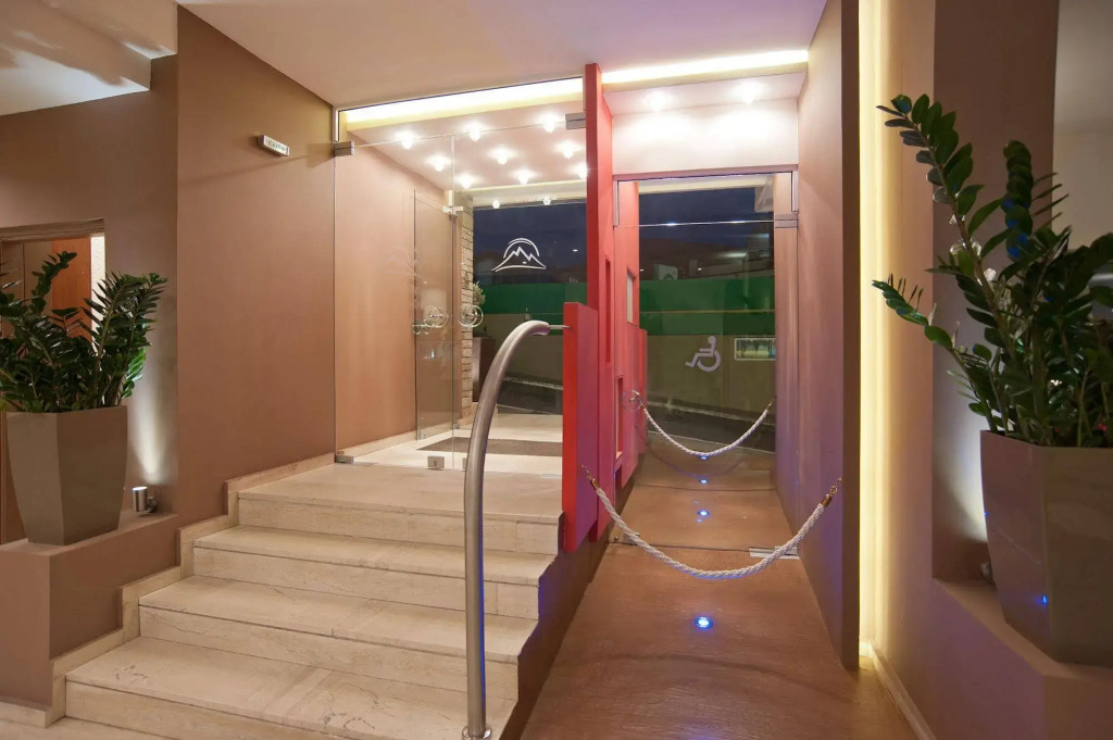 Nidimos Hotel