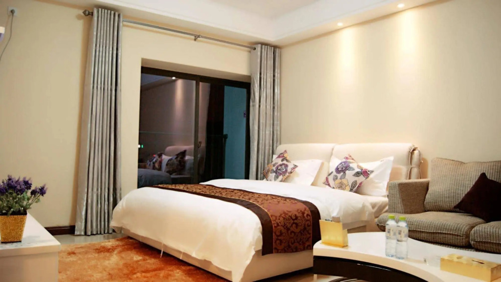 Hip-Hop Hotel Apartment