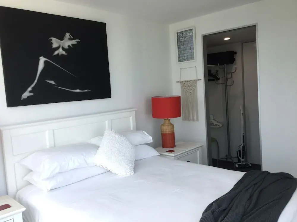 Upmarket Apartment at Beach