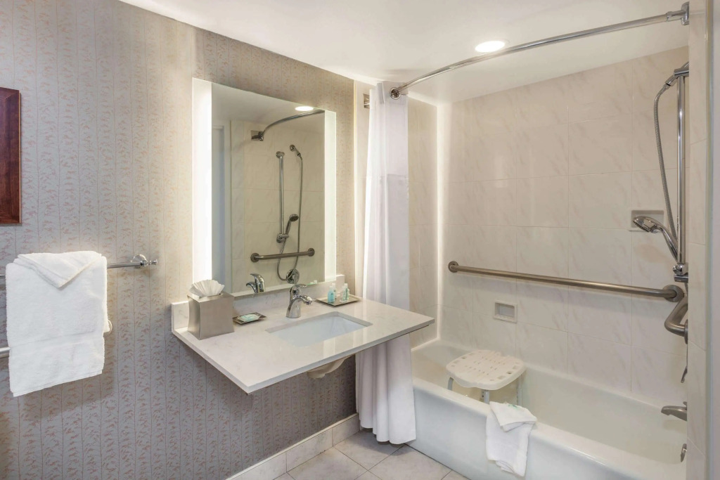 Wyndham Visalia