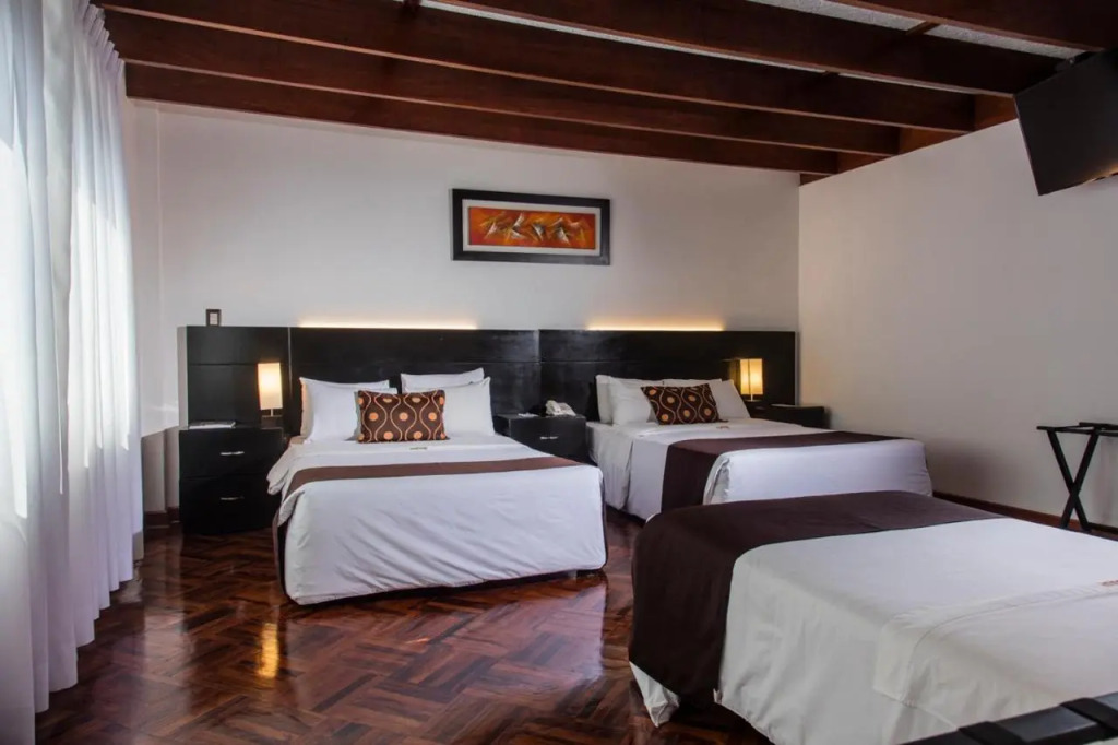 De Ville Inn Lima