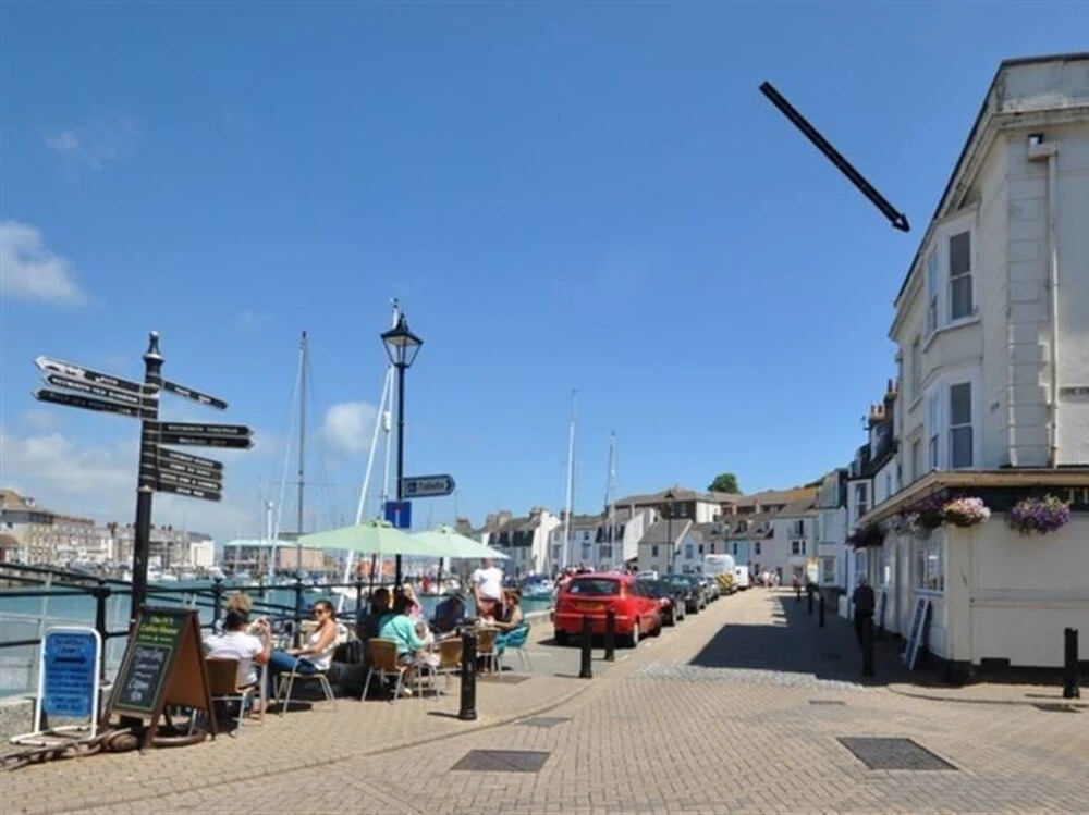 Artists Harbour View 2
