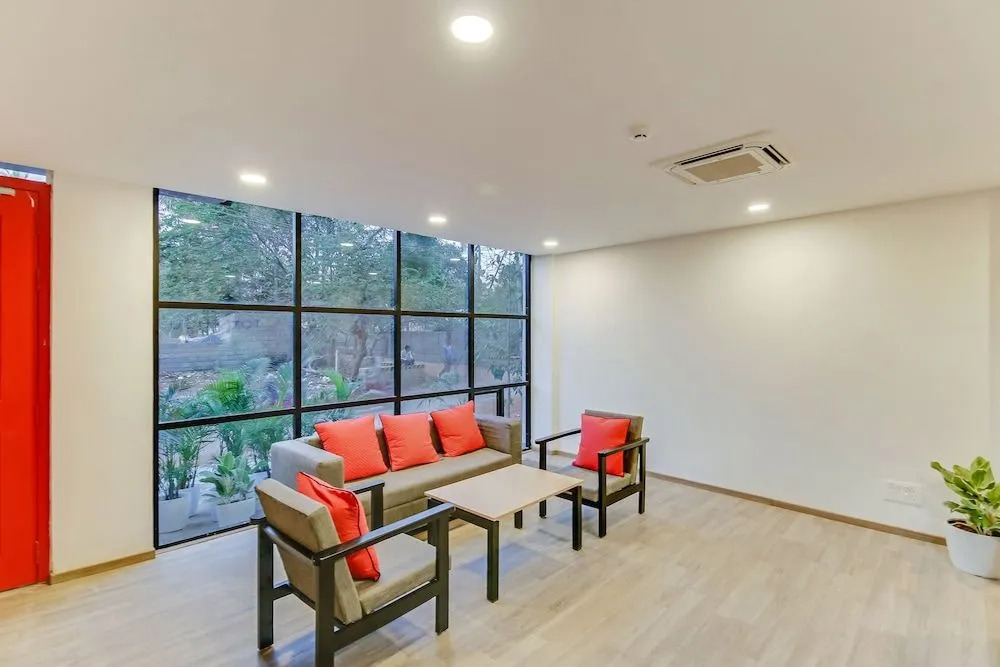 OYO Townhouse 88 Manyata Lake View