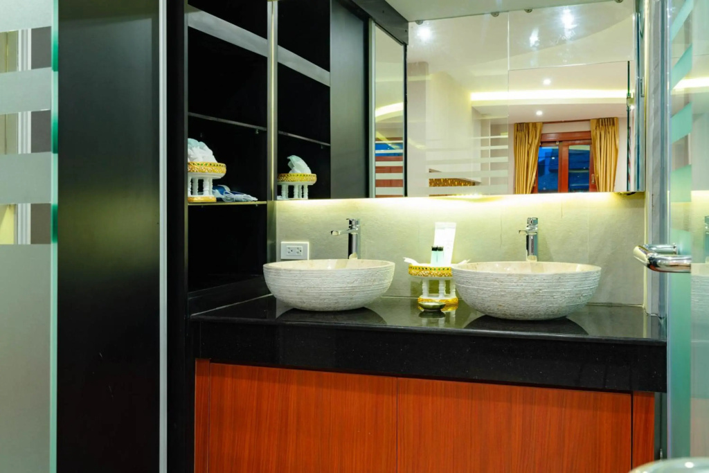Royal Phawadee Village Patong - 2 Minutes walk to the beach
