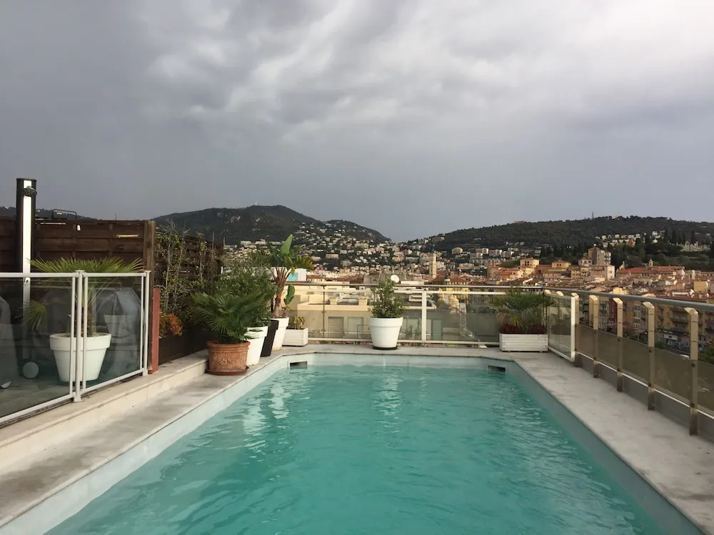 Stay in the heart of Nice