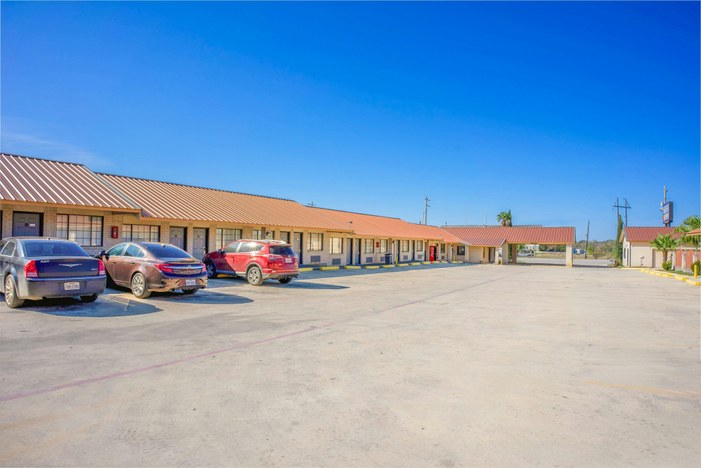 Pleasanton Executive Inn By OYO
