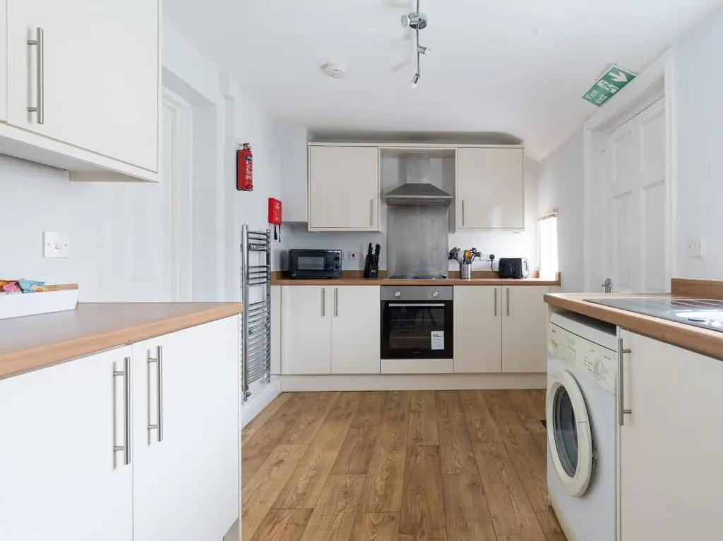 Hawthorn House-Sleeps 4-Pet friendly-Parking