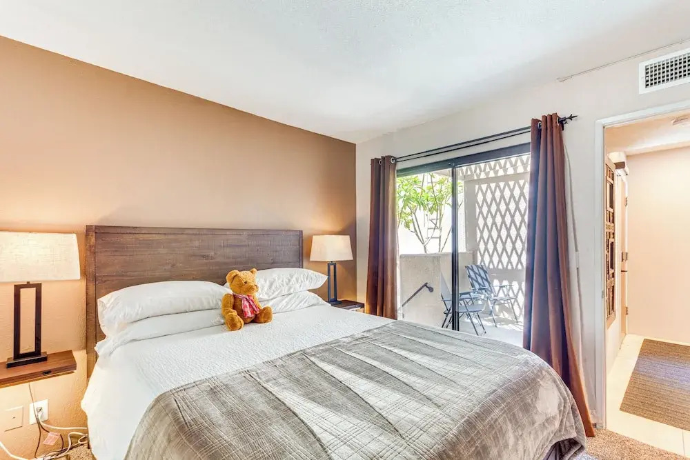 Community Pool Access: Chic Palm Springs Condo