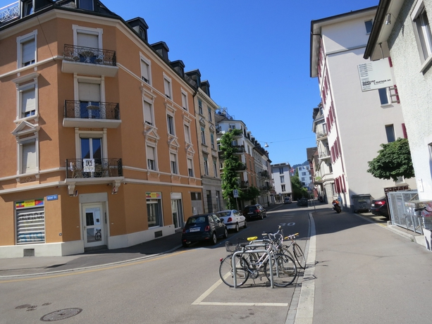 iQ130 Guesthouse