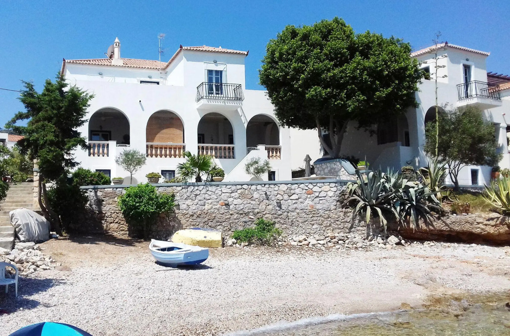 Beachfront Spetses Spectacular Fully Equipped Traditional Villa Families,groups