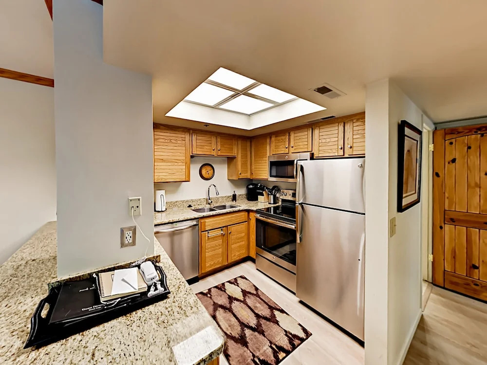 950 Park Avenue Condo #234 2 Bedrooms 2 Bathrooms Condo