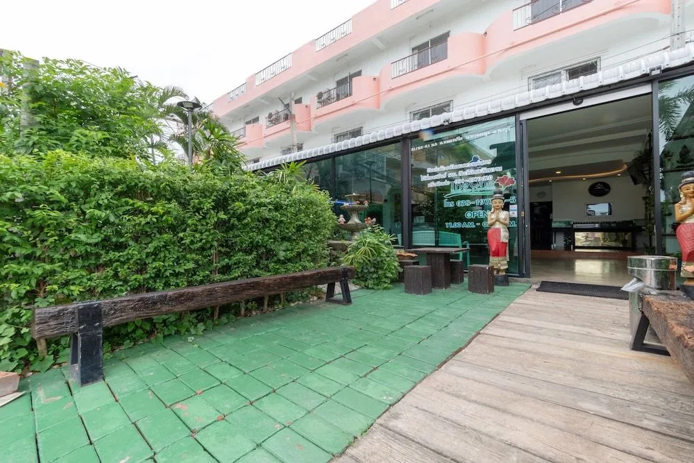 OYO 1123 The One Health Care and Apartment