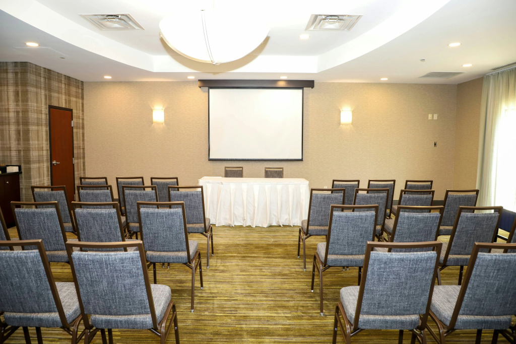 Courtyard by Marriott Toronto Brampton