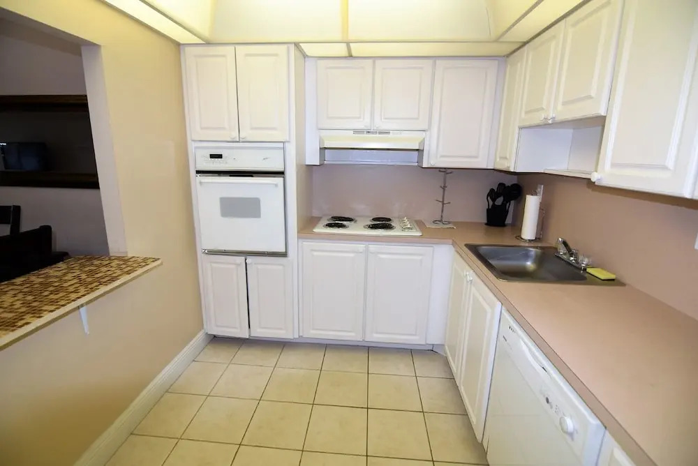Spectacular 2 Bed 2 Baths Right Across The Beach