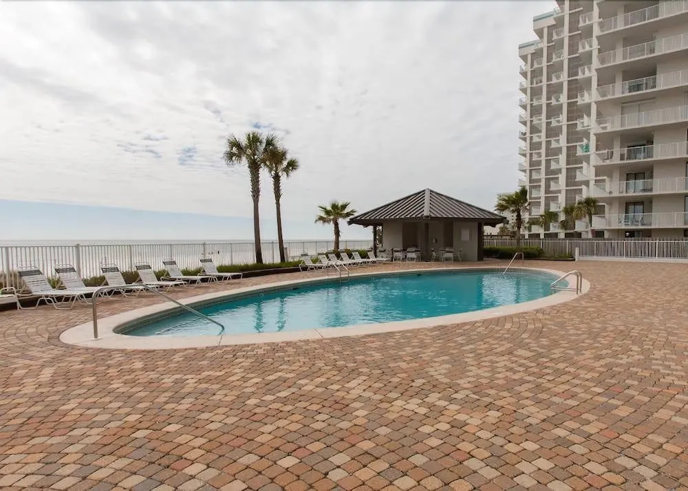 Windward Pointe 1003 - 3 Br condo by RedAwning