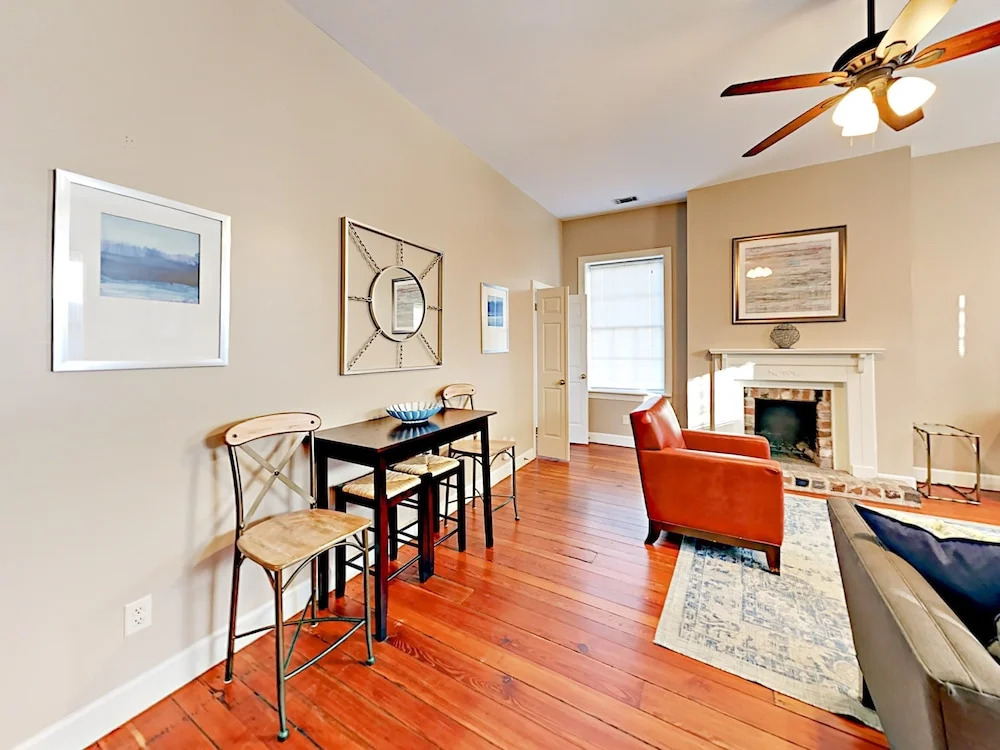 127 E Liberty Townhouse Unit B 2 Bedrooms 1 Bathroom Townhouse