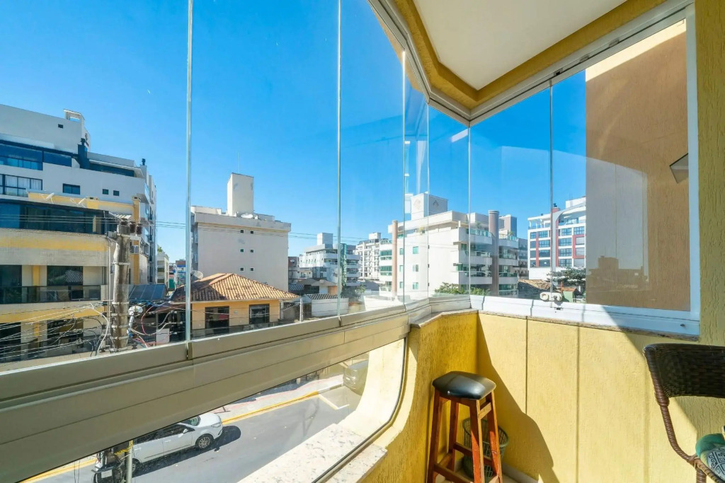 202B - Apartamento de 2 dormitórios para 05 pessoas, próximo ao mar na Praia de Bombas SC