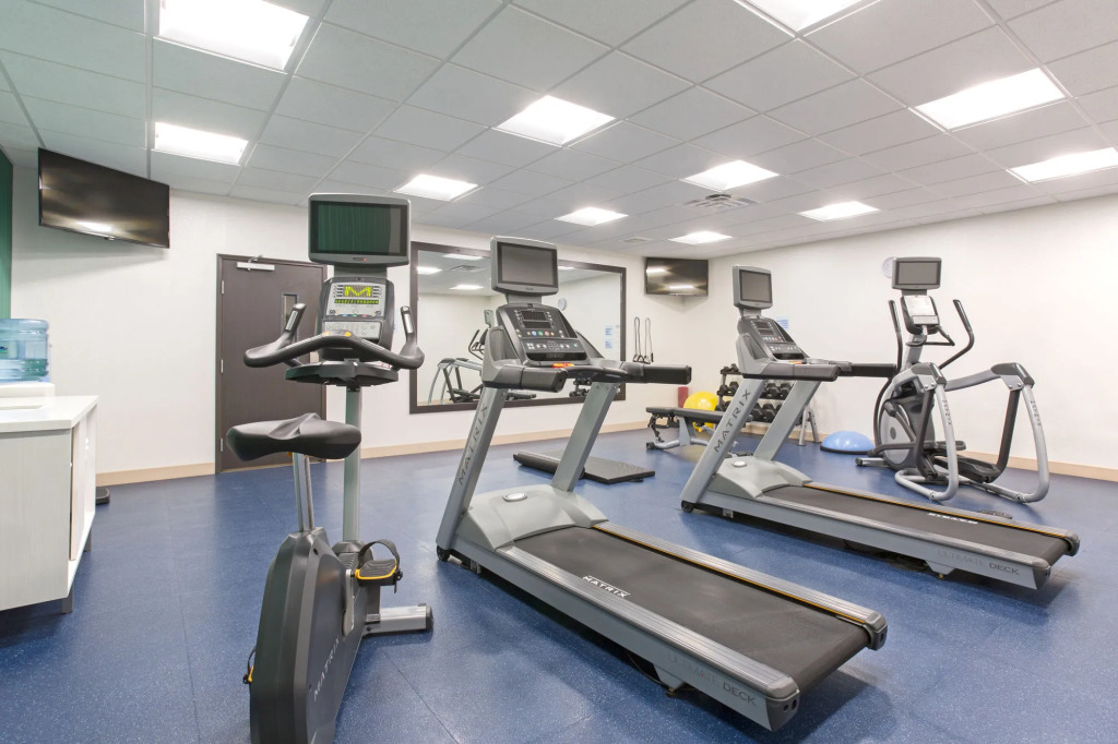 Holiday Inn Express & Suites Lincoln I - 80 by IHG