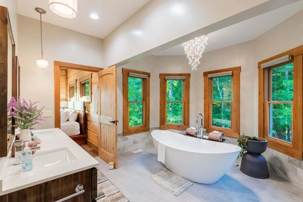 Luxury Cabin Lake View Access Theater Game Room
