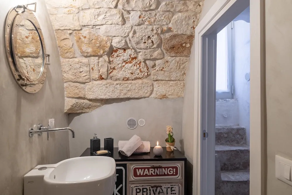 Stone apartment with Terrace by Wonderful Italy