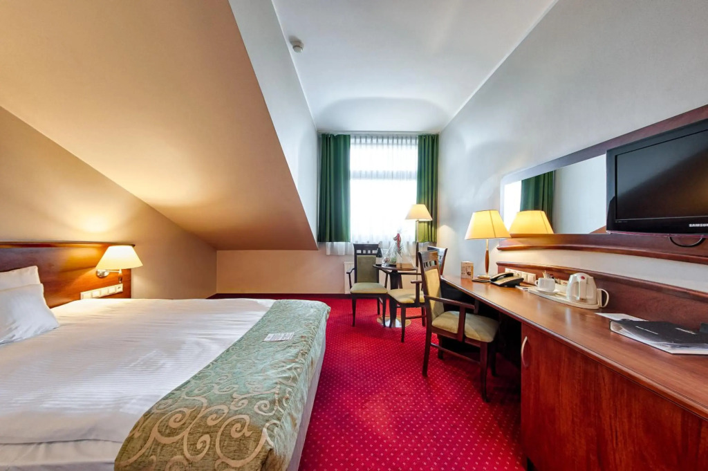 Grand Royal Hotel