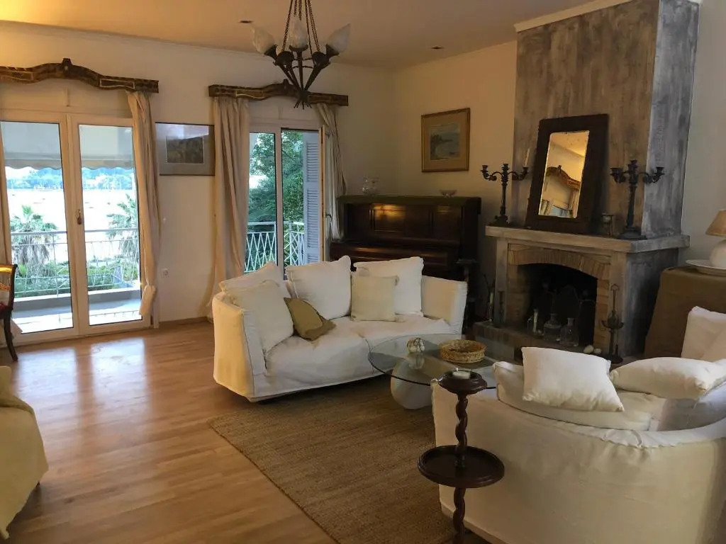Classy lux apt w/ sea view, garden, parking