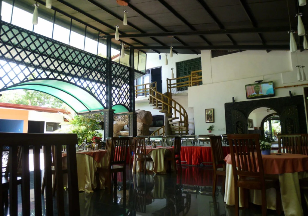 Crown Grand Hotel