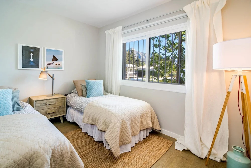 AS12 Luxury 3 bedroom apartment RoomService