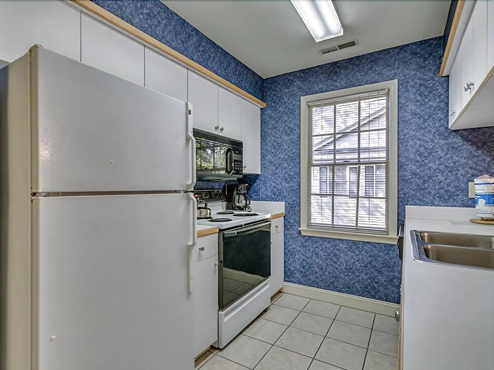 #200-3 Stillwood Drive 2 Bedrooms 2 Bathrooms Condo