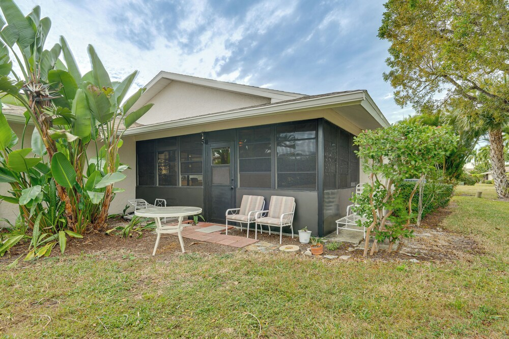 Private Beach & Pool Access! Fort Myers Getaway