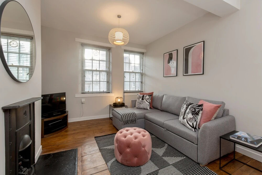Unique & Stylish Grassmarket Apt - Close to Castle