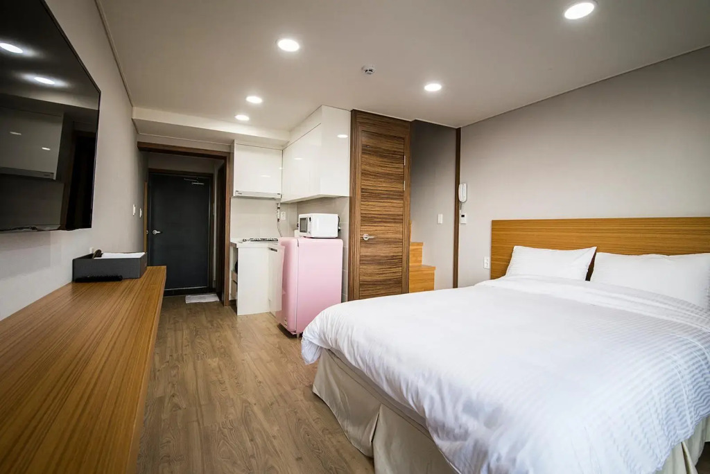 W Ocean Pension