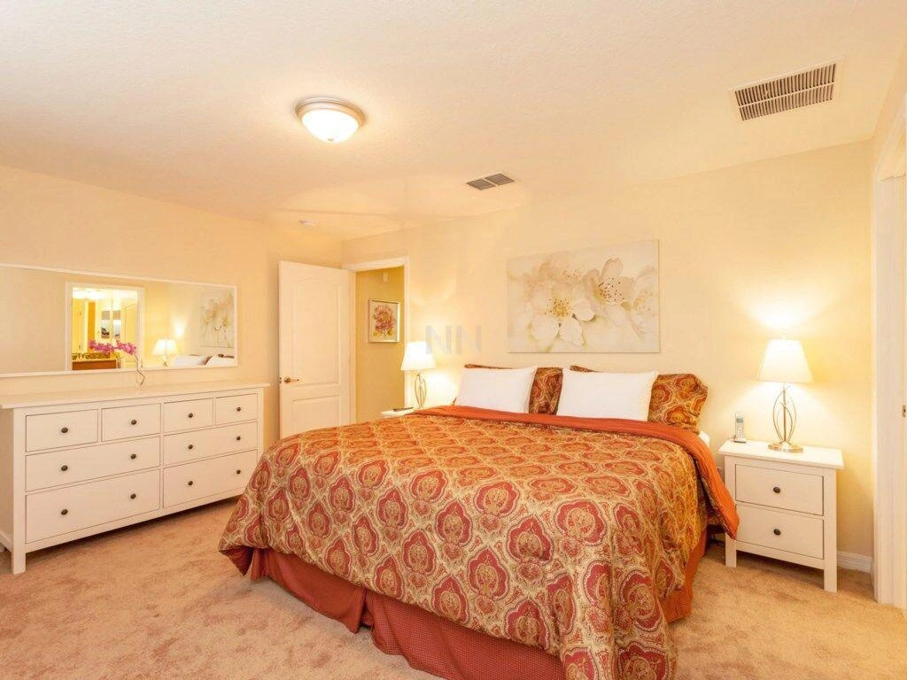 Paradise Palms 8950