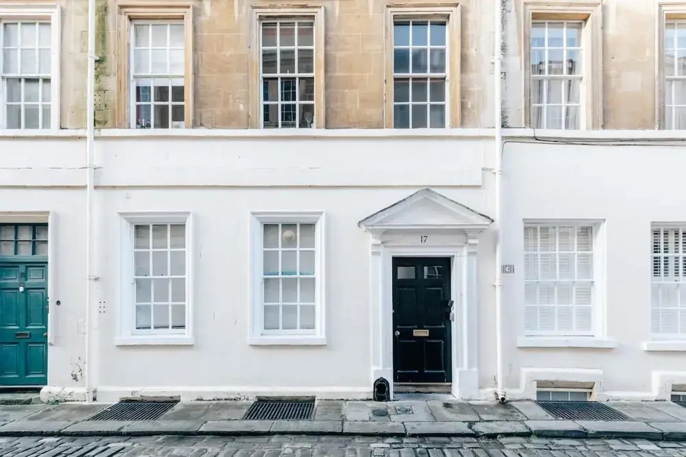 Modern Central Bath Apartment