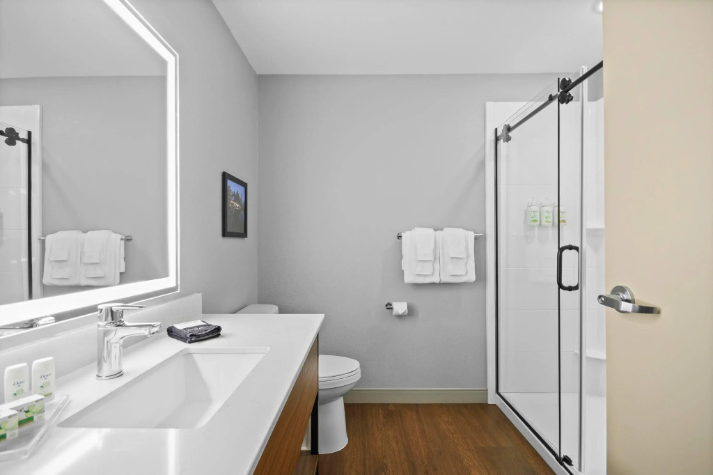 AmericInn by Wyndham International Falls