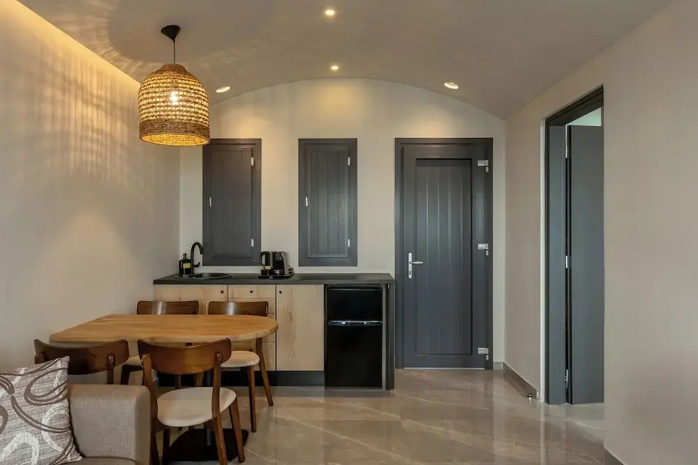 Kudos Suites Firostefani