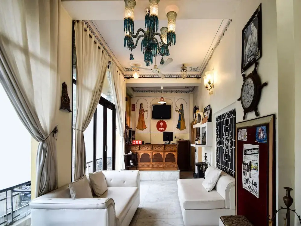 Hotel Mandiram Palace