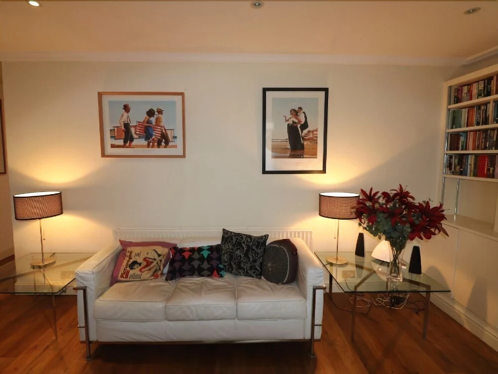 Elegant 2 Bedroom Flat Earl's Court